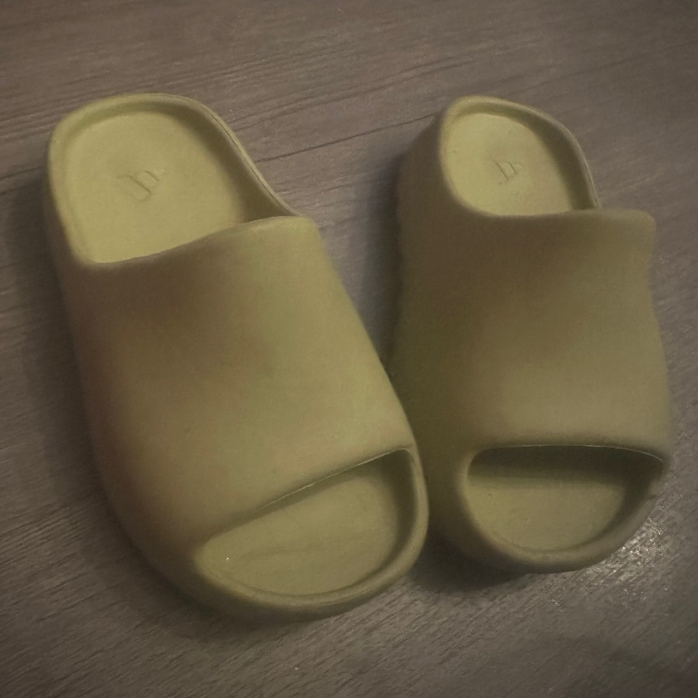 Yeezy Slides